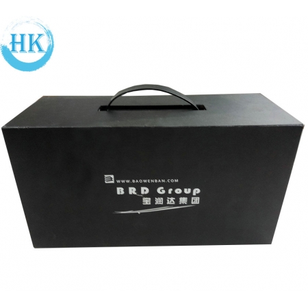 Schwarze Hardcover-Box mit schwarzem Griff 